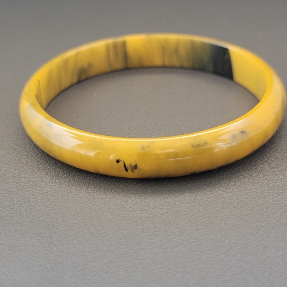 Authentic Vintage Marbled Butterscotch Bakelite Bangle - Picture 3 of 7